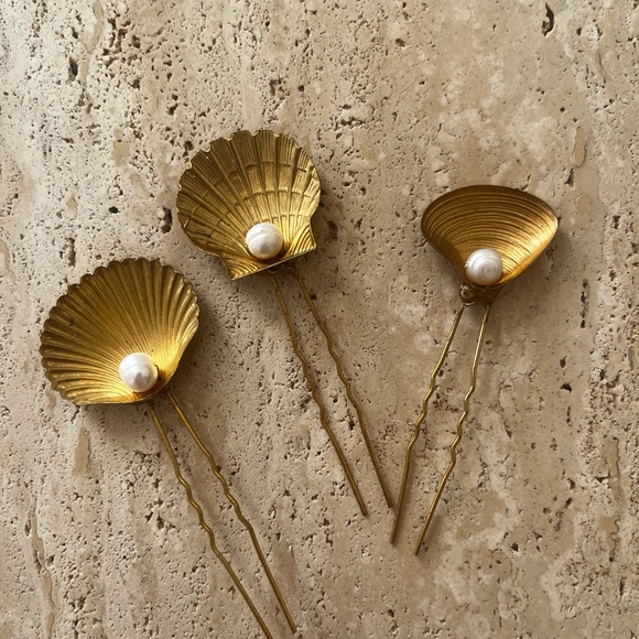 Accessories - Gold Shell Pearl Hair Pins - Set of 3